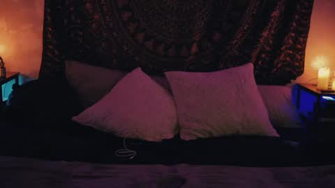 Snapshot of missjuicypeaches chatting on 06-22-26, 08:33 Bhadbarbie online show from 06-22-26, 08:33