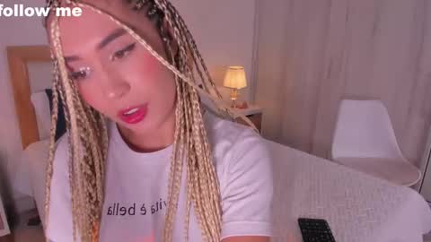 Snapshot of missjuliaa_ chatting on 02-27-25, 03:25 A N N Y online show from 02-27-25, 03:25