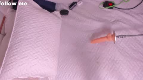 Snapshot of missjuliaa_ chatting on 02-27-25, 09:32 A N N Y online show from 02-27-25, 09:32