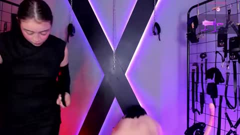 Miss Kara and Ariana online show from 11-10-25, 10:25