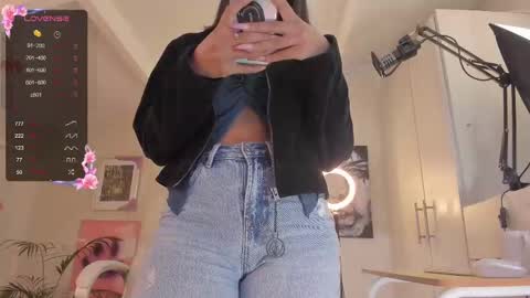 Ania online show from 03-04-25, 01:49