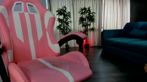 Snapshot of misskiarra chatting on 01-11-25, 11:12 misskiarra online show from 01-11-25, 11:12