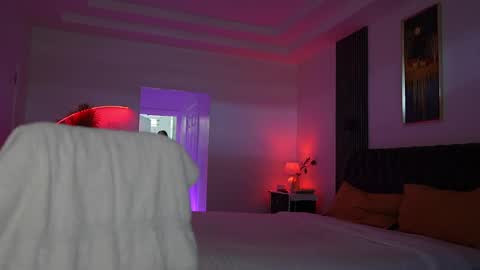 Snapshot of missksavage chatting on 02-04-25, 08:06 Miss K online show from 02-04-25, 08:06