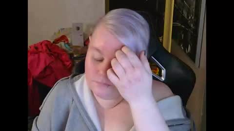Snapshot of misslj90 chatting on 04-20-26, 07:04 misslj90 online show from 04-20-26, 07:04