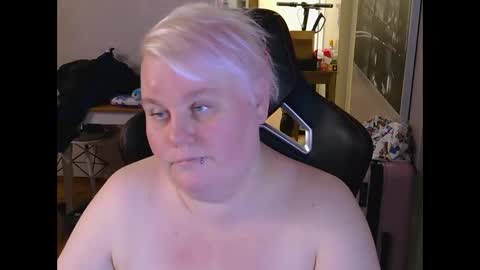 Snapshot of misslj90 chatting on 06-01-26, 07:48 misslj90 online show from 06-01-26, 07:48