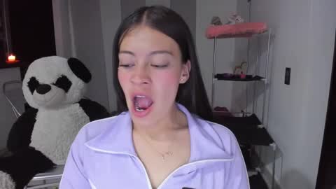 missloren333 online show from 03-11-25, 09:24