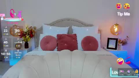 Snapshot of misslou_ chatting on 06-19-26, 05:34 Lou online show from 06-19-26, 05:34