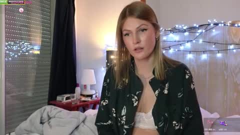 Snapshot of misslucci chatting on 12-28-24, 04:09 Misslucci online show from 12-28-24, 04:09