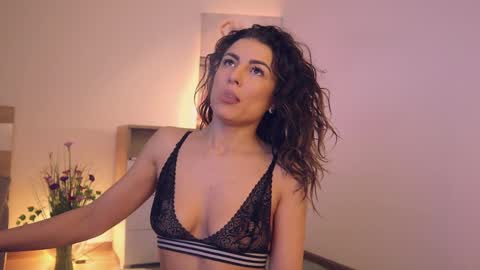 Lullu online show from 01-31-25, 04:47