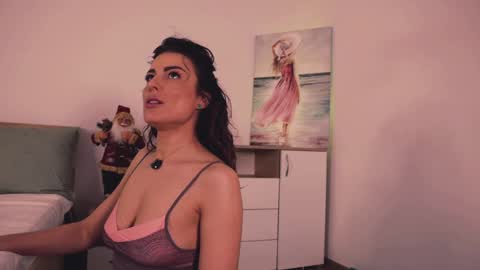 Snapshot of misslullu chatting on 12-04-25, 02:37 Lullu online show from 12-04-25, 02:37