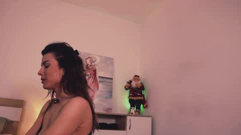 Snapshot of misslullu chatting on 12-05-25, 02:36 Lullu online show from 12-05-25, 02:36