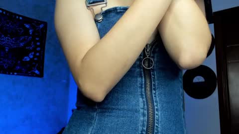 Snapshot of missluna27 chatting on 12-17-24, 12:56 Miss Luna online show from 12-17-24, 12:56