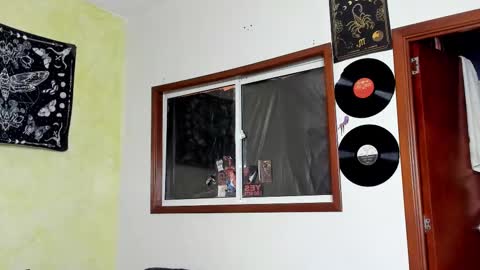 Snapshot of missluna27 chatting on 02-25-25, 10:18 Miss Luna online show from 02-25-25, 10:18