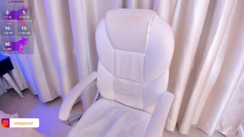 Snapshot of misslynn_ chatting on 11-19-25, 03:28 i am lyn online show from 11-19-25, 03:28