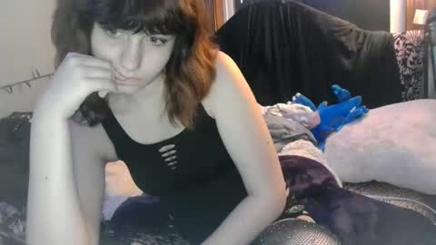 Snapshot of missmacabre666 chatting on 05-22-26, 07:04 missmacabre666 online show from 05-22-26, 07:04