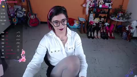 Snapshot of missmia2 chatting on 12-17-24, 12:54 Miss Mia online show from 12-17-24, 12:54