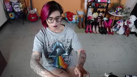 Snapshot of missmia2 chatting on 12-21-24, 12:49 Miss Mia online show from 12-21-24, 12:49