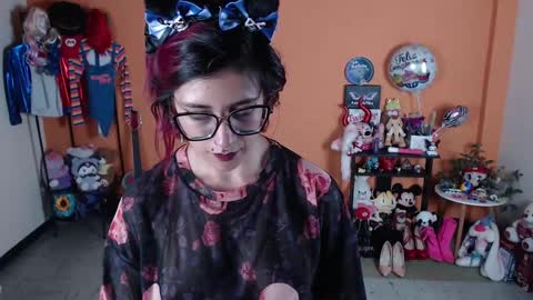 Snapshot of missmia2 chatting on 12-28-24, 11:05 Miss Mia online show from 12-28-24, 11:05