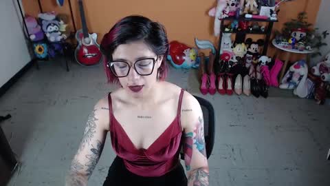 Snapshot of missmia2 chatting on 12-29-24, 01:17 Miss Mia online show from 12-29-24, 01:17