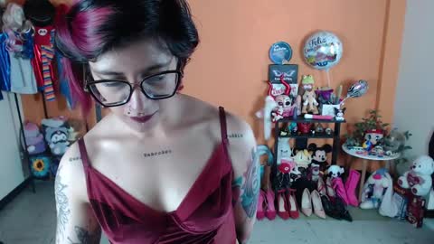 Snapshot of missmia2 chatting on 12-29-24, 04:19 Miss Mia online show from 12-29-24, 04:19