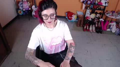Snapshot of missmia2 chatting on 01-07-25, 05:20 Miss Mia online show from 01-07-25, 05:20