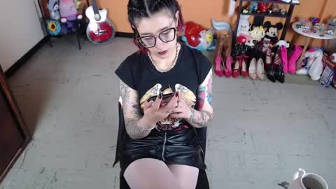Snapshot of missmia2 chatting on 01-10-25, 07:11 Miss Mia online show from 01-10-25, 07:11