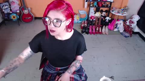 Snapshot of missmia2 chatting on 01-28-25, 01:05 Miss Mia online show from 01-28-25, 01:05