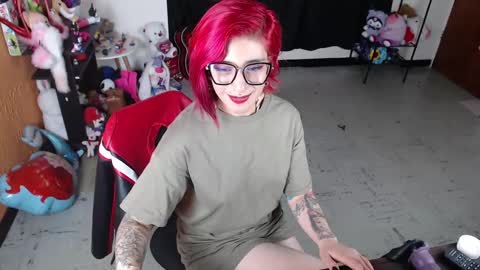 Snapshot of missmia2 chatting on 02-08-25, 06:44 Miss Mia online show from 02-08-25, 06:44