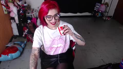 Snapshot of missmia2 chatting on 02-09-25, 02:07 Miss Mia online show from 02-09-25, 02:07