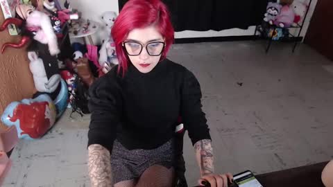 Snapshot of missmia2 chatting on 02-11-25, 12:58 Miss Mia online show from 02-11-25, 12:58