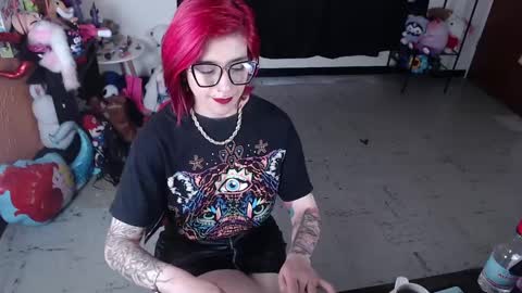 Snapshot of missmia2 chatting on 02-12-25, 04:22 Miss Mia online show from 02-12-25, 04:22