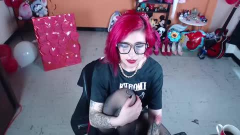 Snapshot of missmia2 chatting on 02-27-25, 04:32 Miss Mia online show from 02-27-25, 04:32