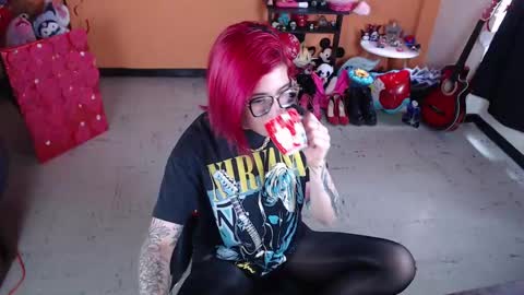 Snapshot of missmia2 chatting on 03-05-25, 04:24 Miss Mia online show from 03-05-25, 04:24