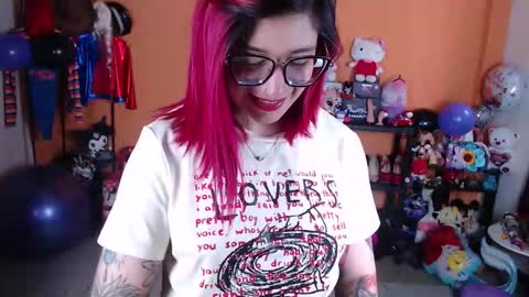 Snapshot of missmia2 chatting on 09-08-25, 02:16 Miss Mia online show from 09-08-25, 02:16