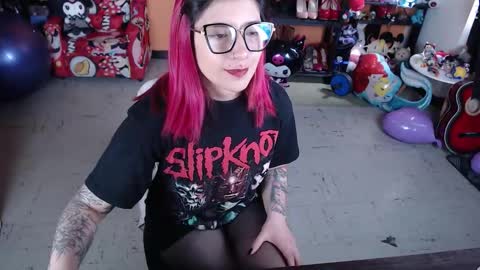 Snapshot of missmia2 chatting on 10-06-25, 02:14 Miss Mia online show from 10-06-25, 02:14