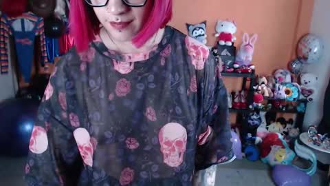 Snapshot of missmia2 chatting on 10-10-25, 03:00 Miss Mia online show from 10-10-25, 03:00