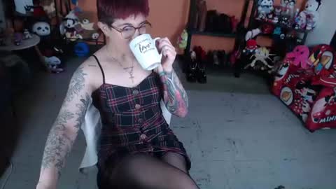 Snapshot of missmia2 chatting on 06-15-26, 01:02 Miss Mia online show from 06-15-26, 01:02