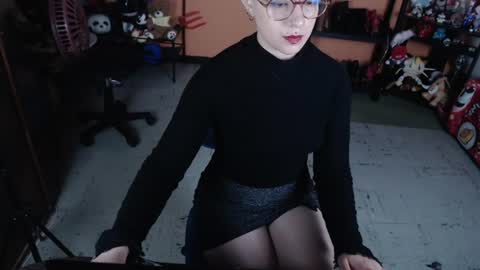 Snapshot of missmia2 chatting on 07-04-26, 12:11 Miss Mia online show from 07-04-26, 12:11