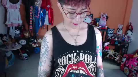 Snapshot of missmia2 chatting on 07-11-26, 01:14 Miss Mia online show from 07-11-26, 01:14