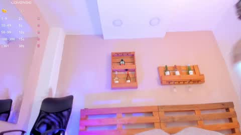 Mia  online show from 10-11-25, 11:42