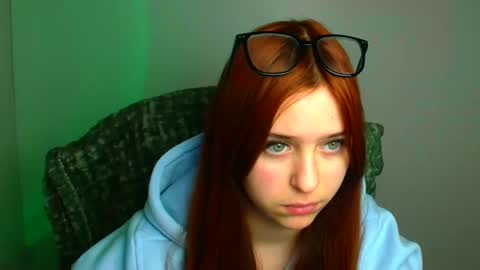 Mia online show from 02-04-26, 12:33