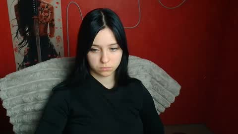 Mia online show from 03-10-26, 12:54