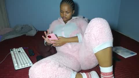 Snapshot of missmimmi69 chatting on 04-28-26, 06:24 mimmi online show from 04-28-26, 06:24