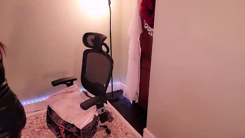 Snapshot of missmina chatting on 12-02-24, 01:47 Mina online show from 12-02-24, 01:47