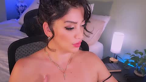 Snapshot of missmina chatting on 10-30-25, 02:24 Mina online show from 10-30-25, 02:24