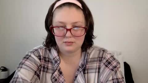 Snapshot of missmistressmal chatting on 05-05-26, 05:10 missmistressmal online show from 05-05-26, 05:10