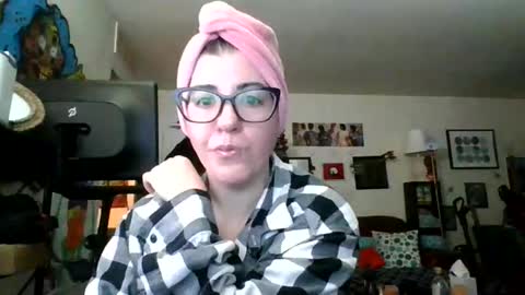 Snapshot of missmonatoyou chatting on 02-11-26, 11:04 MissMona online show from 02-11-26, 11:04