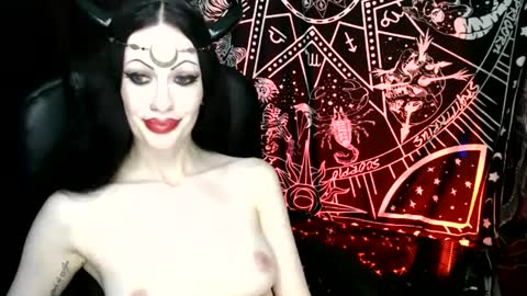 MissMoonDoll online show from 01-02-25, 07:33