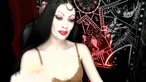 MissMoonDoll online show from 01-31-25, 04:03