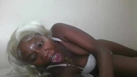 Snapshot of missprettygal chatting on 05-18-26, 04:07 pretty gal online show from 05-18-26, 04:07